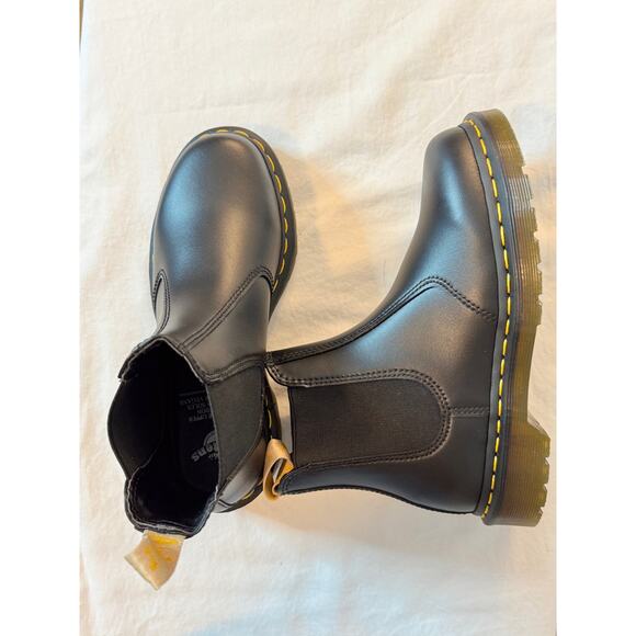 NEW-Dr Martens 2976 Chelsea Boots -Black Leather-Size 6W or 5M - Picture 10 of 15